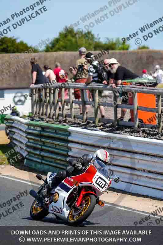 Vintage motorcycle club;eventdigitalimages;mallory park;mallory park trackday photographs;no limits trackdays;peter wileman photography;trackday digital images;trackday photos;vmcc festival 1000 bikes photographs